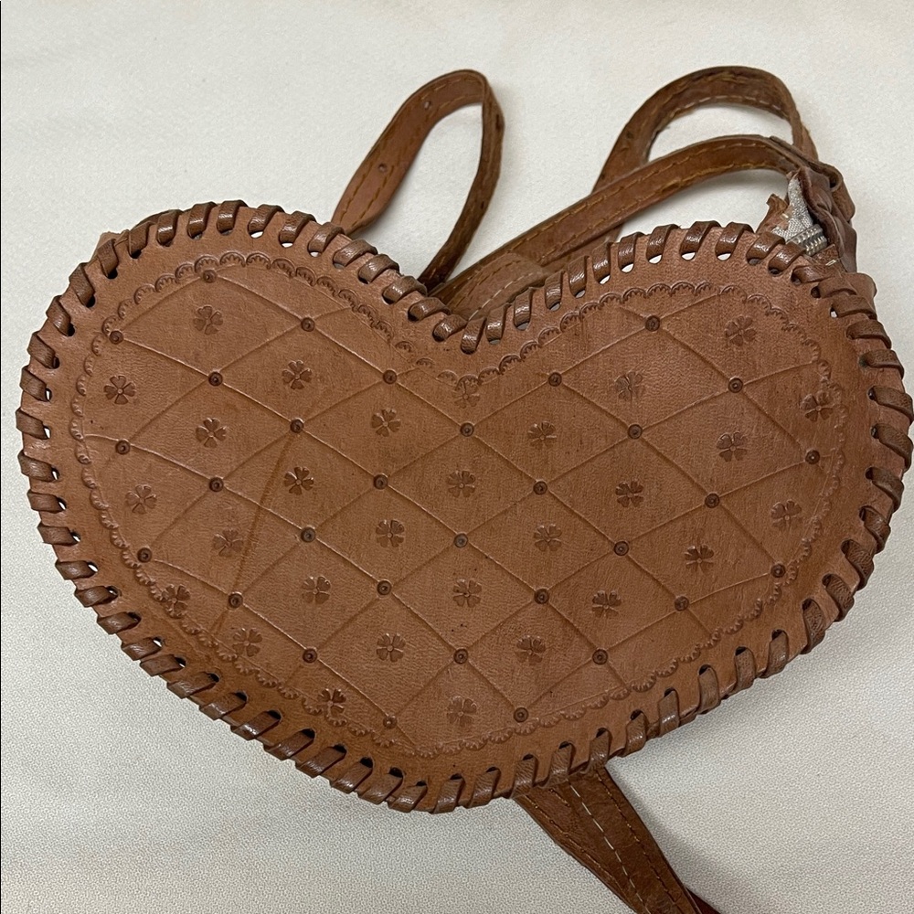 Heart Tooled Leather Crossbody Bag With Roses - Picture 5 of 16